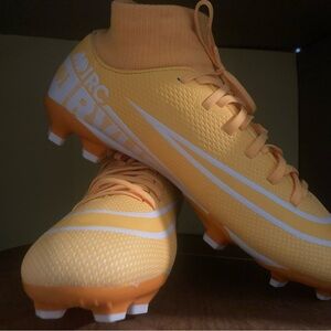Lightweight Firm Ground Turf Soccer Shoes